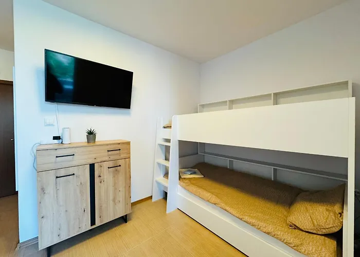 Grand Kamelia B 2,8 Large Sunny * Slantchev Briag